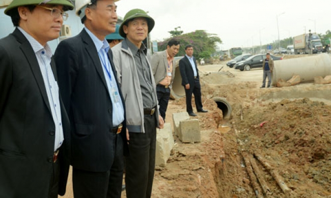 Lãnh đạo UBND tỉnh kiểm tra một số công trình giao thông