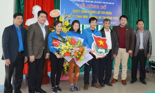 Thành lập Chi Đoàn thanh niên và kết nạp đảng viên mới Chi bộ Công ty TNHH Môi trường và Đô thị Hùng Phát