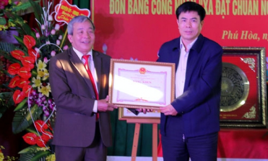 Xã Phú Hoà đón nhận danh hiệu đạt chuẩn Nông thôn mới 