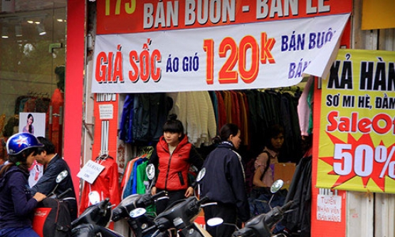 Những trò “dụ khách” trong mùa giảm giá