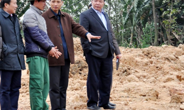 Phó Chủ tịch UBND tỉnh Nguyễn Hữu Thành kiểm tra tiến độ thực hiện dự án xây dựng đường TL 277