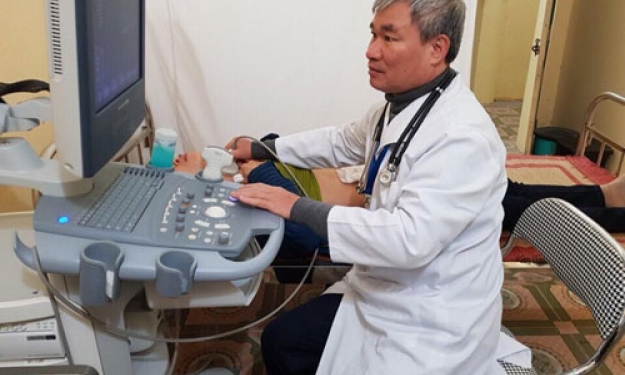 Áo trắng giữa đời thường