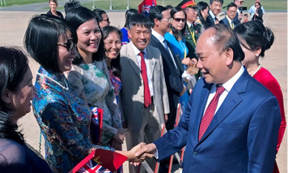 Thủ tướng đến Canberra, bắt đầu thăm chính thức Australia