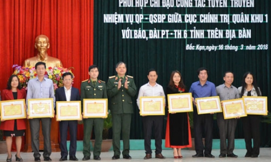 Phối hợp chỉ đạo công tác tuyên truyền nhiệm vụ quốc phòng, quân sự địa phương trên địa bàn Quân khu 1