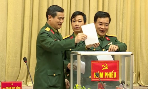 Lấy phiếu tín nhiệm thực hiện quy trình bổ nhiệm cán bộ Đảng ủy Quân sự tỉnh