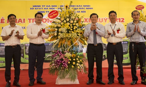 Khai trương tuyến xe buýt Bến xe Mỹ Đình- Bến xe Quế Võ