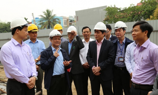 Chủ tịch UBND tỉnh Nguyễn Tử Quỳnh kiểm tra một số công trình xây dựng ngành Giáo dục