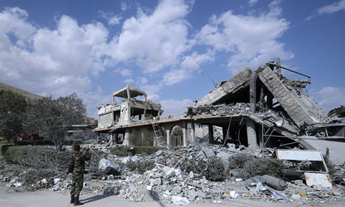 Tổng thống Nga Putin đã làm gì sau cuộc không kích của Mỹ vào Syria?