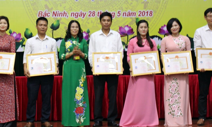 59 học viên được cấp Bằng Trung cấp Lý luận Chính trị - Hành chính