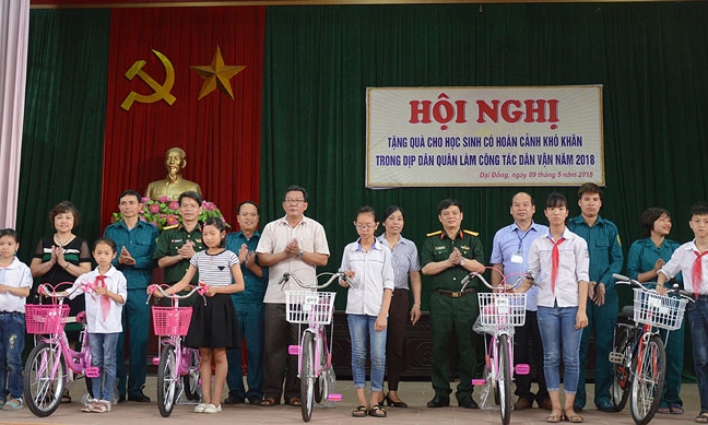 Dân quân, tự vệ đẩy mạnh công tác dân vận trong huấn luyện
