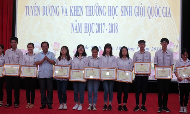 Tuyên dương, khen thưởng học sinh giỏi Quốc gia năm học 2017-2018