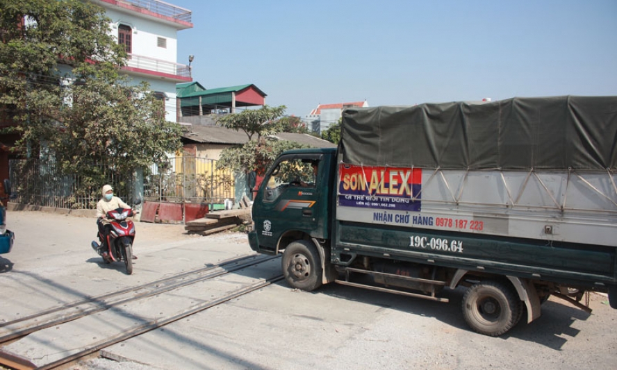 Tăng cường bảo đảm ATGT tại các đường ngang dân sinh
