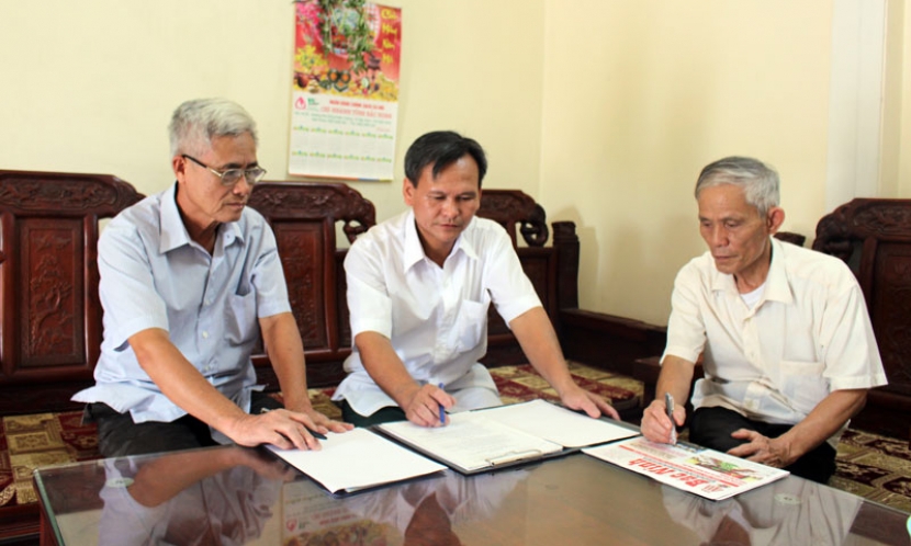 Bí thư chi bộ gương mẫu