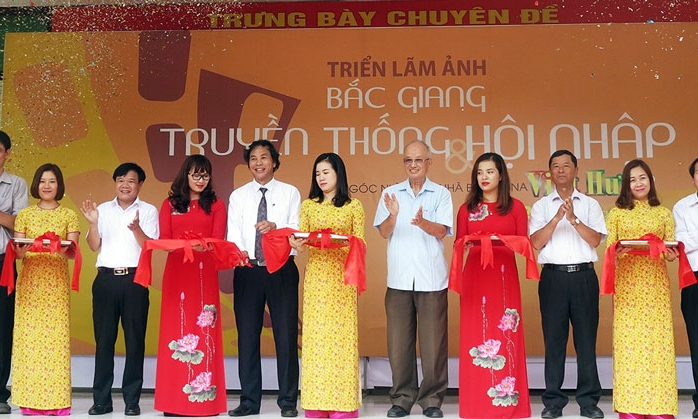Triển lãm ảnh “Bắc Giang-Truyền thống và hội nhập” của Nhà báo, Nghệ sĩ Nhiếp ảnh Đoàn Việt Hưng