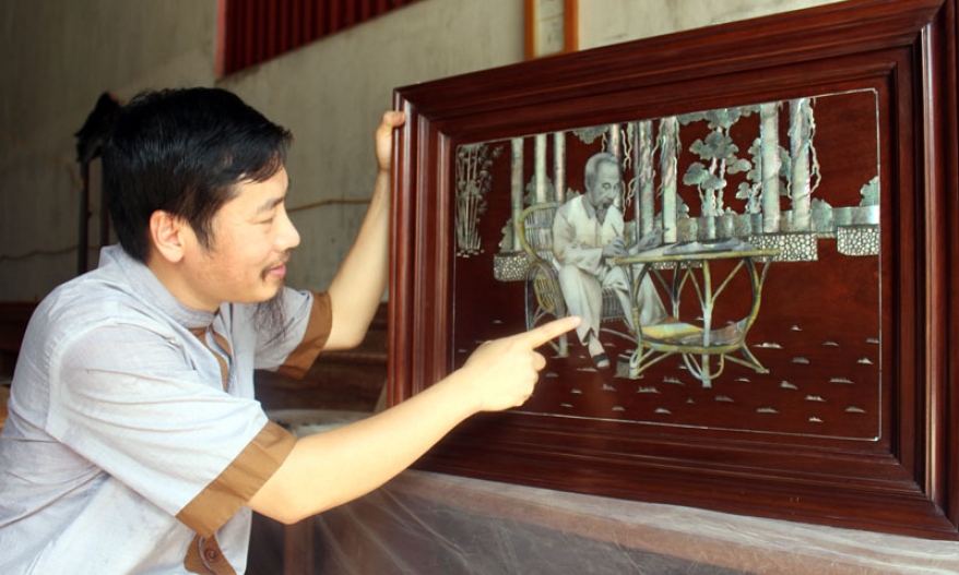 “Bác soi sáng đường cho tôi đi...”