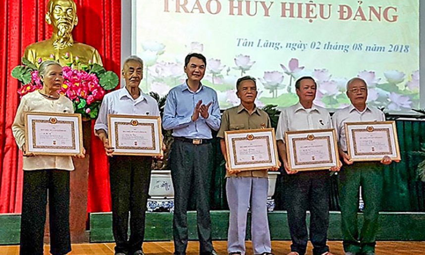 “Tin Bác là tin Đảng”