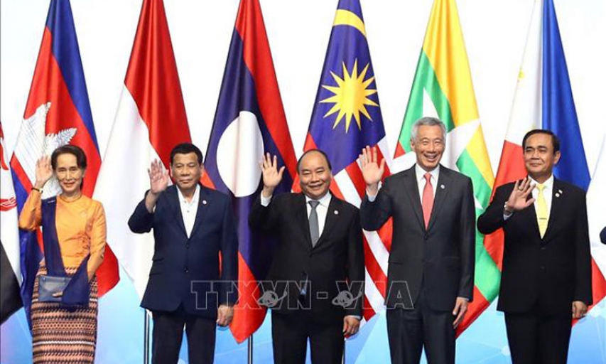 Thủ tướng Nguyễn Xuân Phúc dự phiên họp toàn thể Hội nghị Cấp cao ASEAN 33