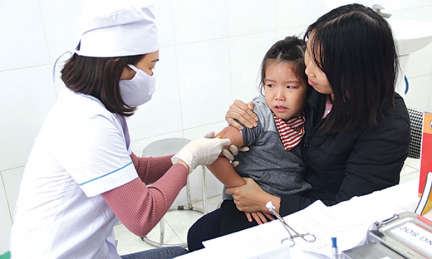 Tiêm bổ sung vắc xin sởi - rubella  cho trẻ từ 1 - 5 tuổi tại 5 huyện, thành phố