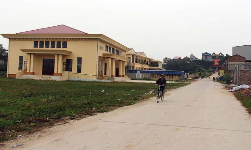 Cán bộ phải gần dân