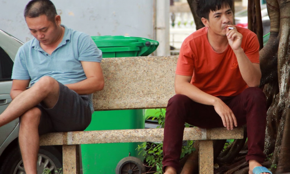 Khó khăn trong xử phạt hành chính hành vi hút thuốc lá