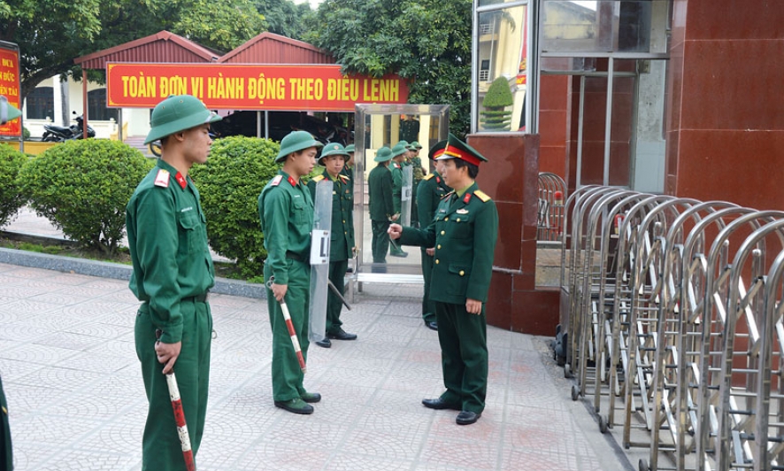 Lực lượng vũ trang tỉnh  vui Xuân, đón Tết, sẵn sàng chiến đấu cao