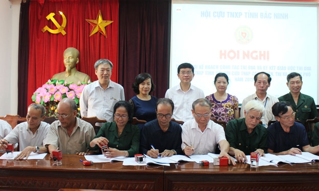 Hội Cựu Thanh niên các cấp ký giao ước thi đua