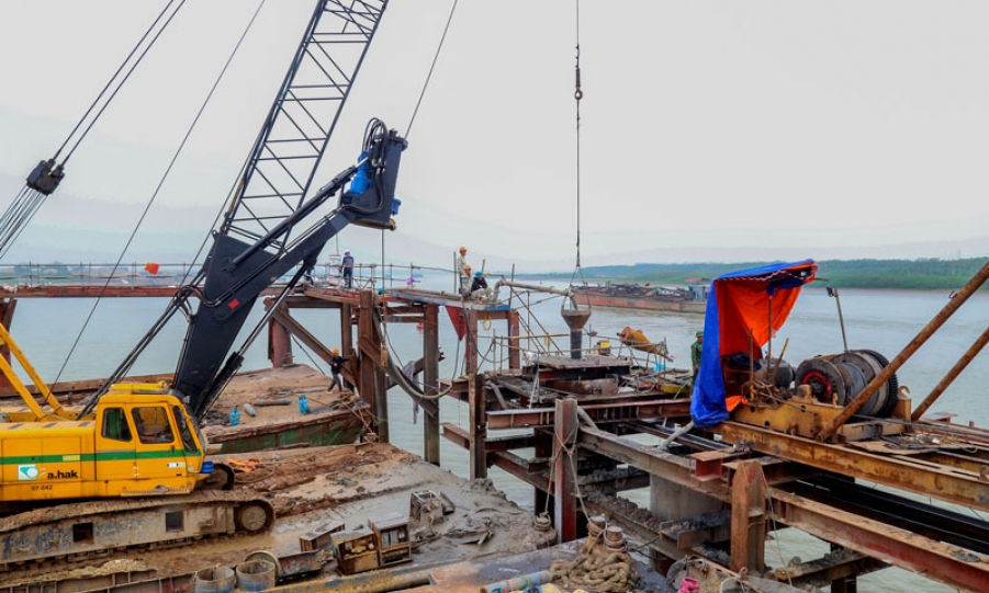 Sức xuân trên công trường  cầu Phật Tích - Đại Đồng Thành