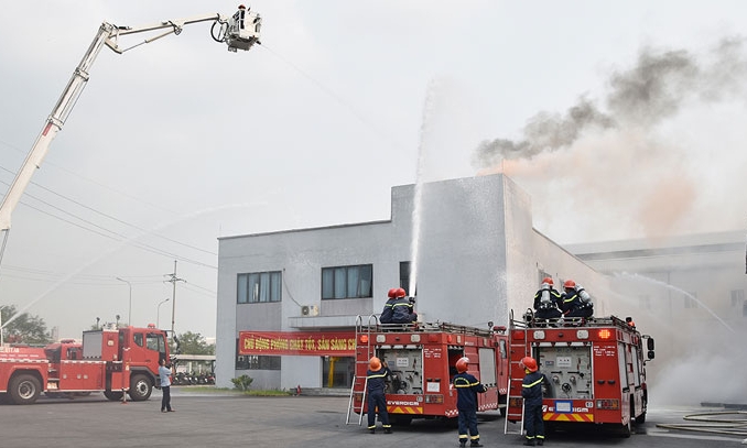 Diễn tập phương án chữa cháy và cứu nạn, cứu hộ phối hợp nhiều lực lượng tại thị xã Từ Sơn