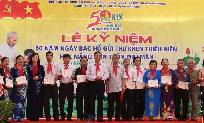 Kỷ niệm 50 năm ngày Bác Hồ gửi thư khen thiếu nhi HTX Măng non thôn Phú Mẫn