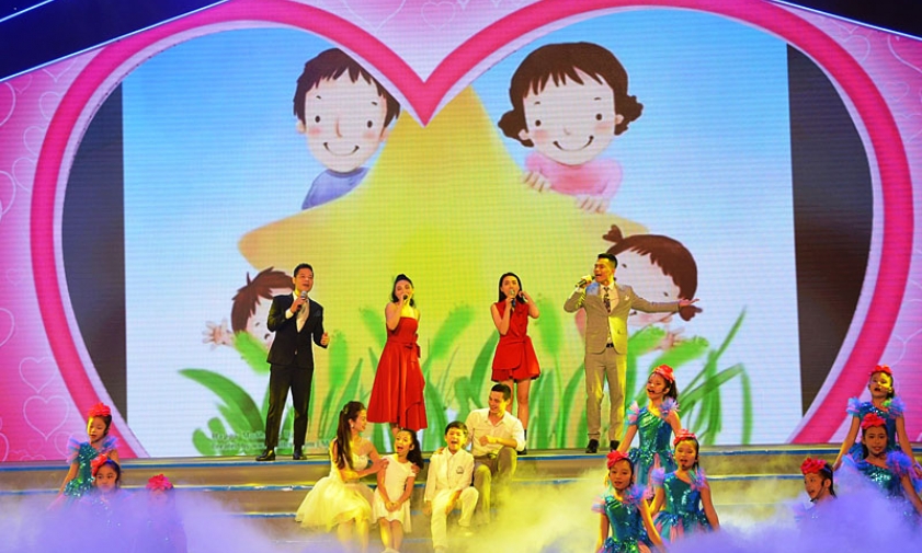 Chạm mãi vào tim con…