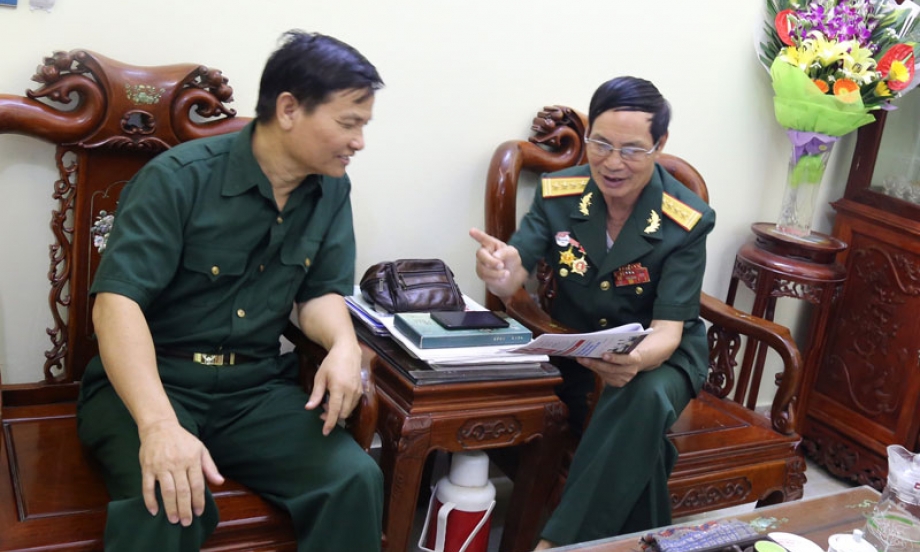 Thắm tình đồng đội