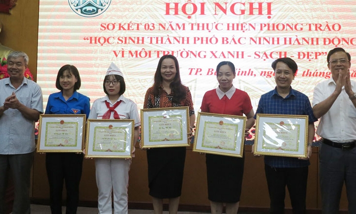 Thành phố Bắc Ninh sơ kết 3 năm phong trào “Học sinh thành phố Bắc Ninh hành động vì môi trường xanh-sạch-đẹp”