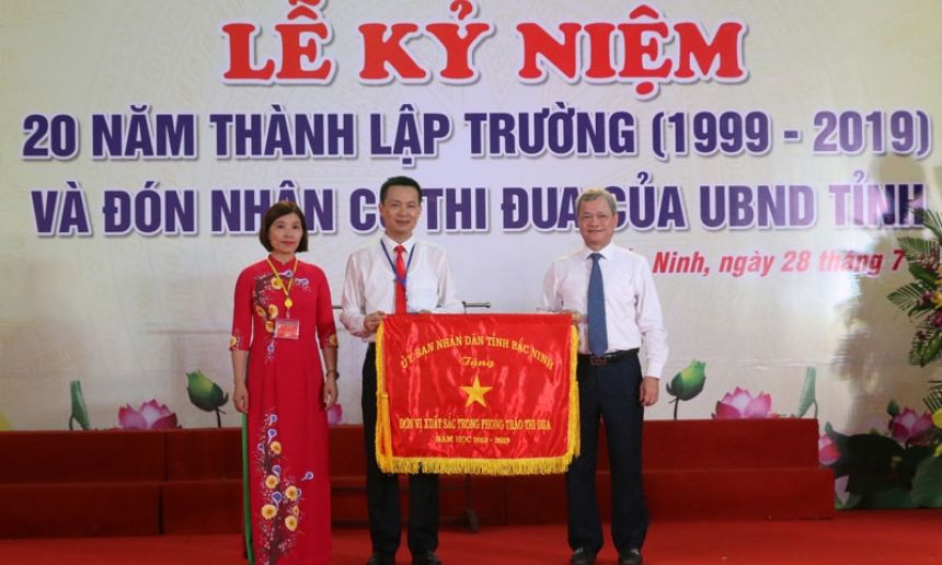 Trường Cao đẳng Y tế Bắc Ninh: Kỷ niệm 20 năm thành lập và đón nhận Cờ Thi xuất sắc đua của UBND tỉnh