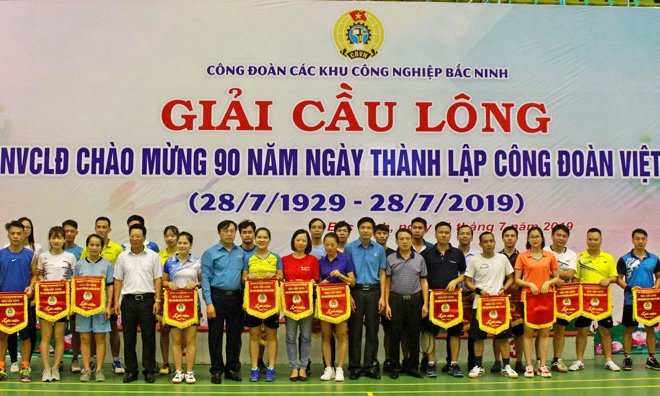 Giải Cầu lông chào mừng 90 năm Ngày thành lập Công đoàn Việt Nam