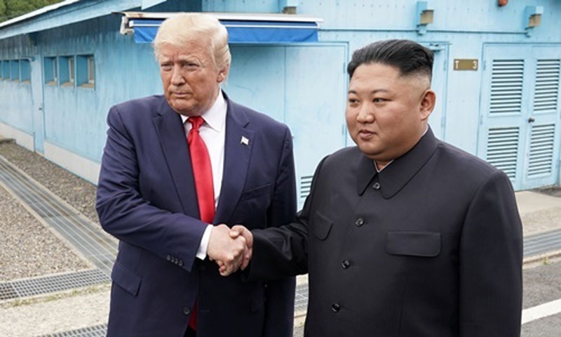 Hơn một giờ Trump - Kim gặp gỡ tại biên giới liên Triều