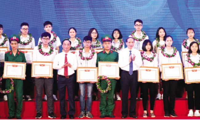 Lan tỏa phong trào thi đua  xây dựng quỹ khuyến học