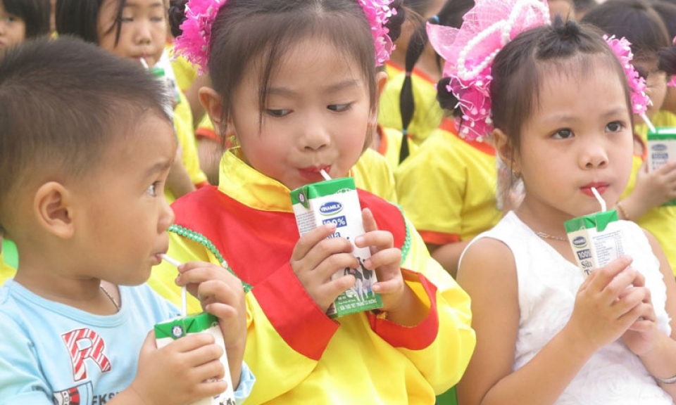 100% trẻ Mầm non và học sinh Tiểu học Bắc Ninh được thụ hưởng chương trình “Sữa học đường”