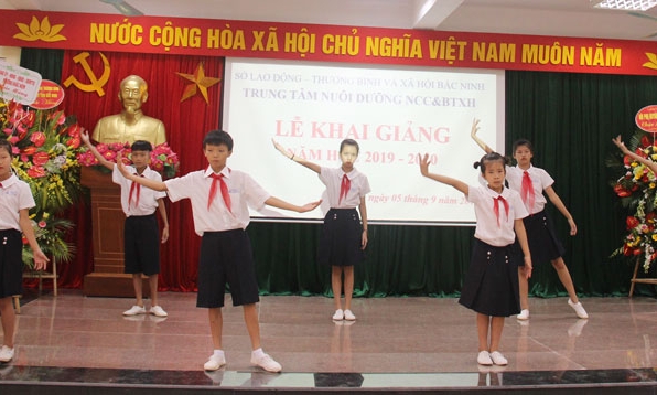Trung tâm nuôi dưỡng Người có công và Bảo trợ xã hội tỉnh khai giảng năm học mới