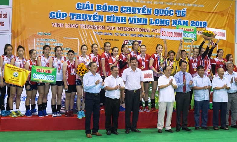 Đội bóng chuyền nữ Kinh Bắc (Bắc Ninh) giành vị trí Á quân tại giải bóng chuyền Quốc tế Cup Truyền hình Vĩnh Long 2019