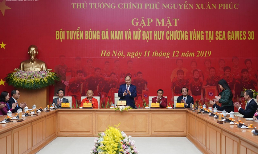 Thủ tướng Nguyễn Xuân Phúc gặp đội tuyển bóng đá Việt Nam