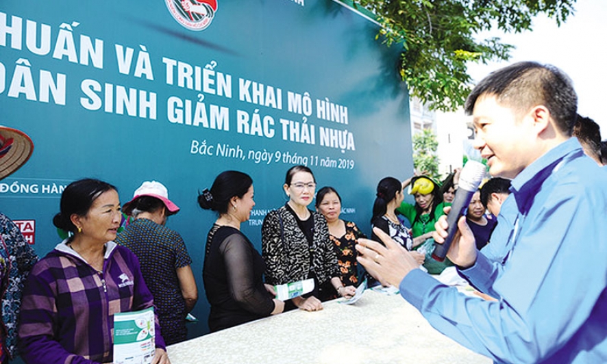 Tuổi trẻ hành động chống rác thải nhựa