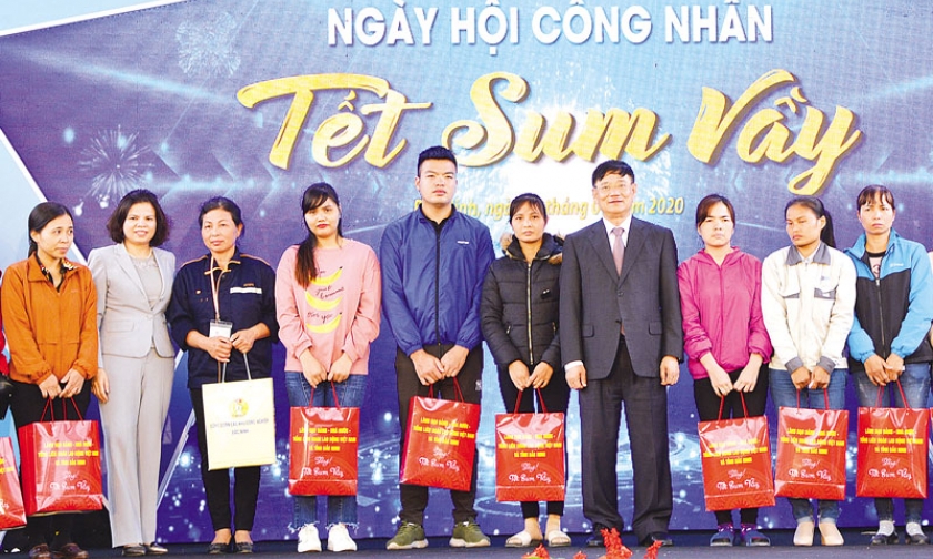 “Ngày hội công nhân-Tết Sum vầy” Công đoàn các KCN tỉnh năm 2020