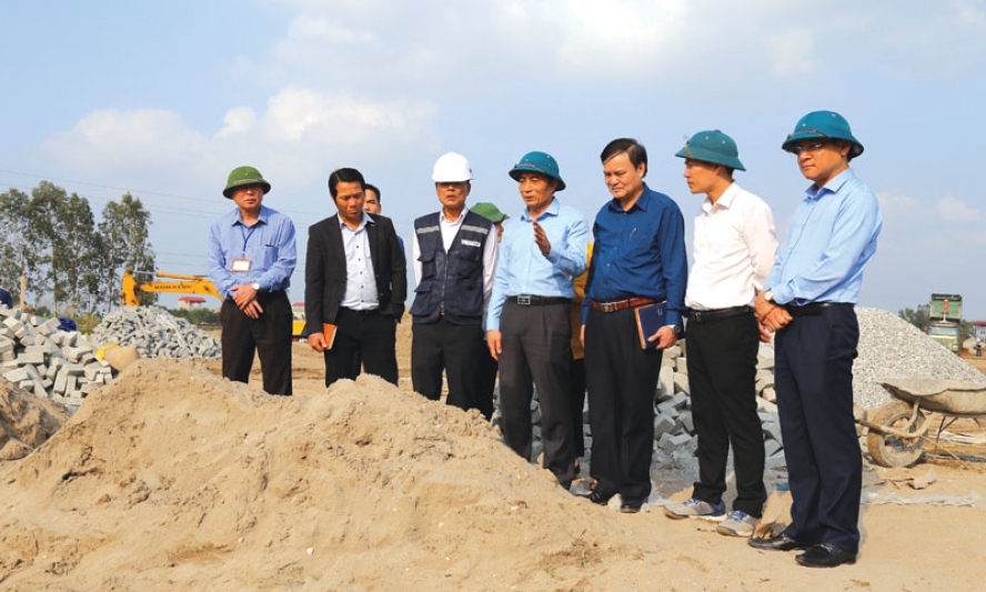 Lãnh đạo UBND tỉnh kiểm tra tiến độ thay thế  phòng học cấp 4 tại huyện Thuận Thành