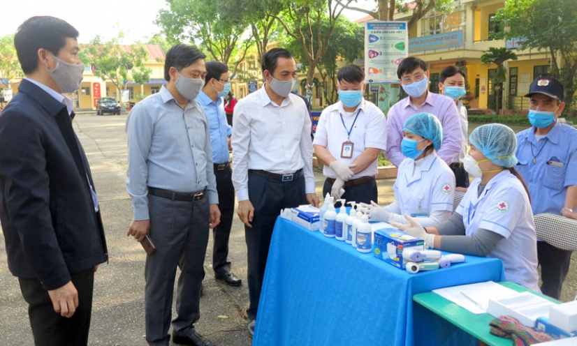 Học sinh Bắc Ninh trở lại trường, bảo đảm "giãn cách"