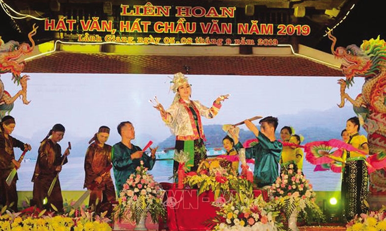 Gìn giữ nghệ thuật hát chầu văn