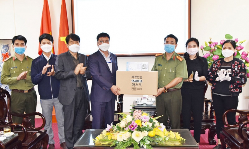 Công ty TNHH KM ACT ủng hộ 6.000 khẩu trang phòng, chống COVID-19