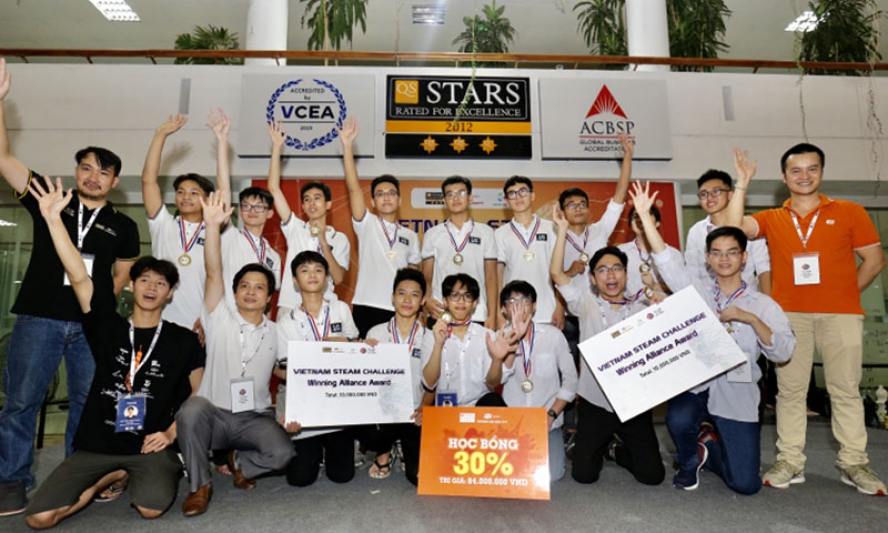 Trường THPT Hàn Thuyên giành Quán quân cuộc thi robotics Vietnam STEAM Challenge 2020
