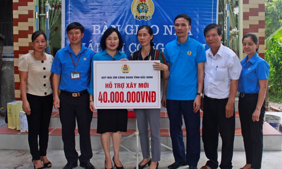 Trao hỗ trợ xây mới, sửa chữa 3 “Mái ấm Công đoàn”