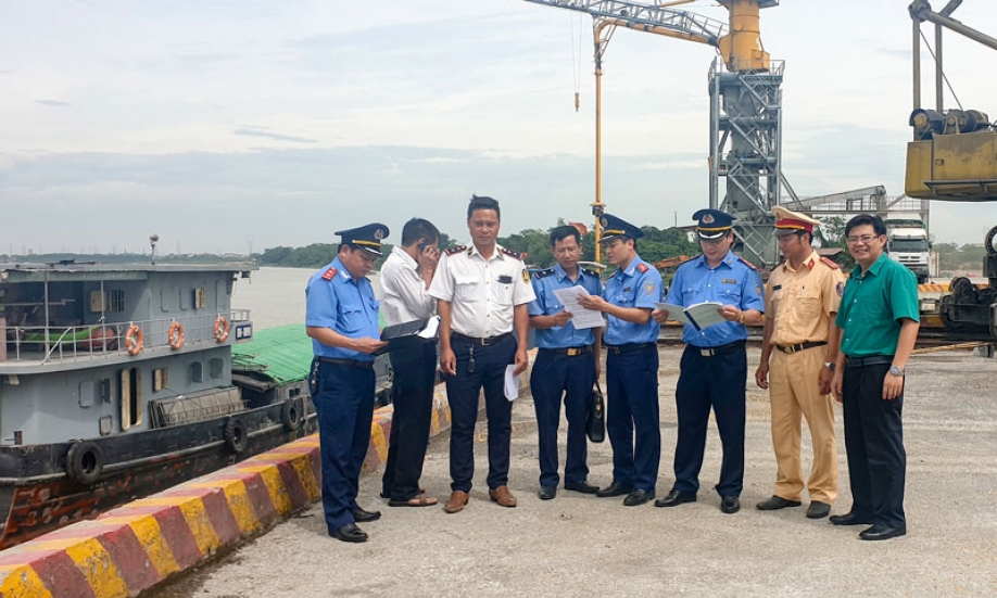 Kiểm tra liên ngành  trật tự an toàn giao thông đường thủy nội địa