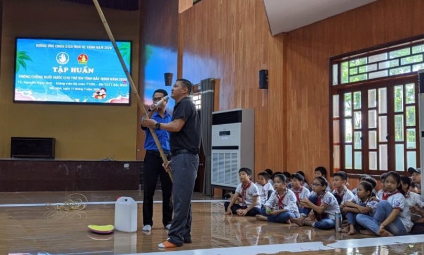 100 học sinh được tập huấn phòng, chống đuối nước